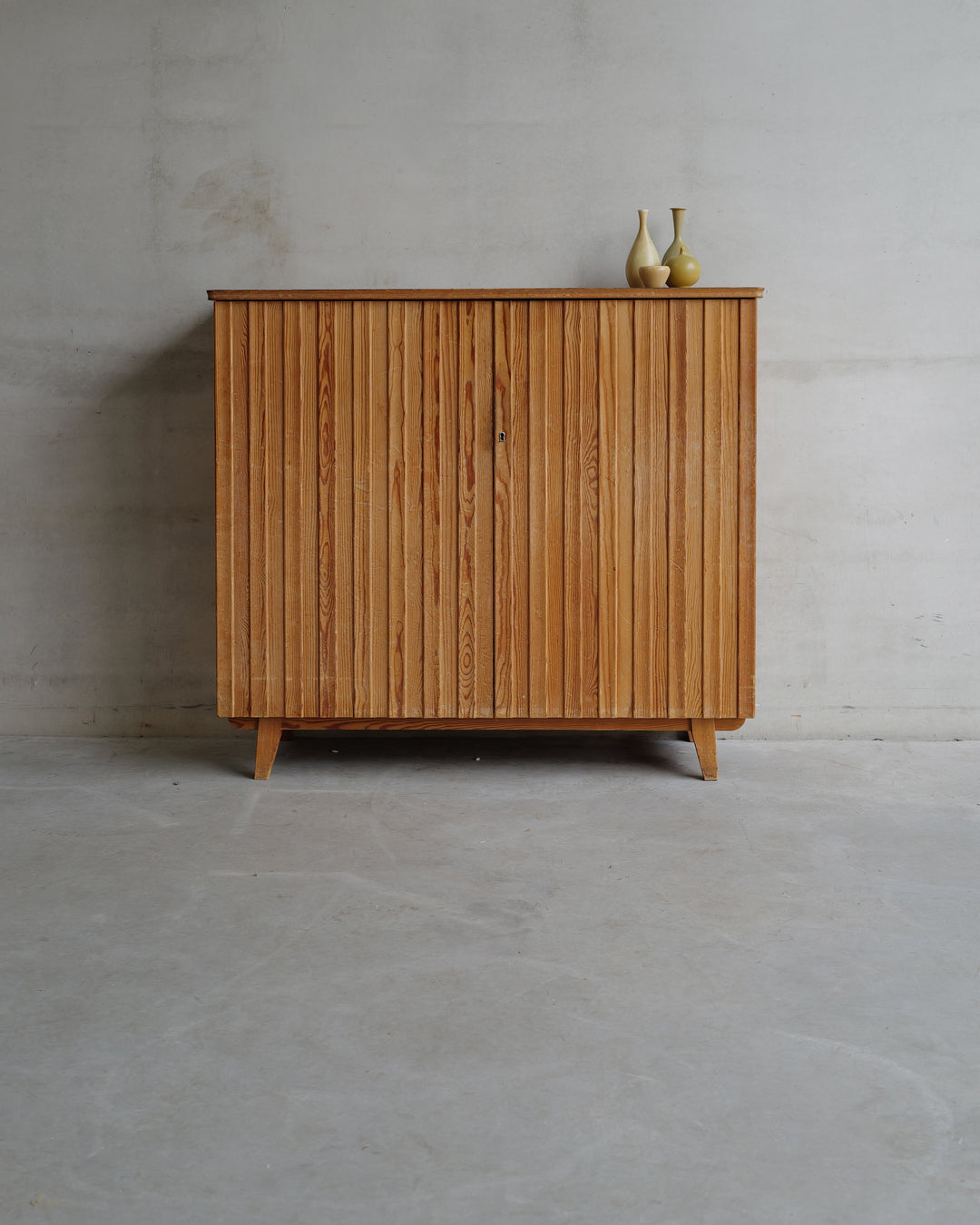 Goran Malmvall model 810 cabinet