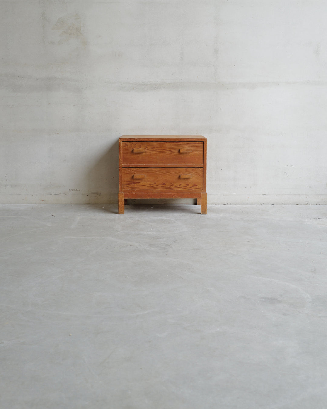 Chest of drawers, vintage design piece, in AM Designs showroom, Antwerpen