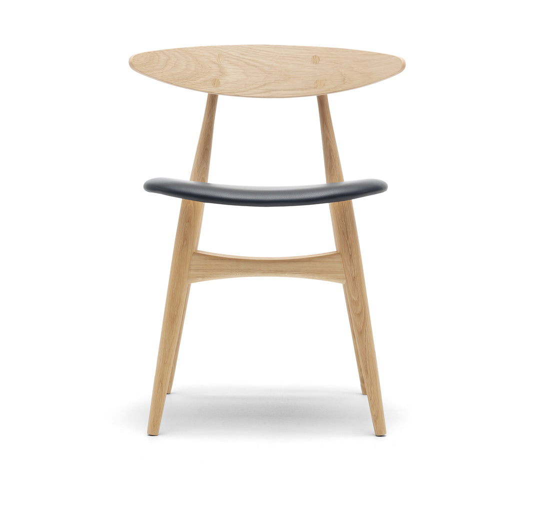 Wegner CH33P chair, in AM Designs showroom, Antwerpen