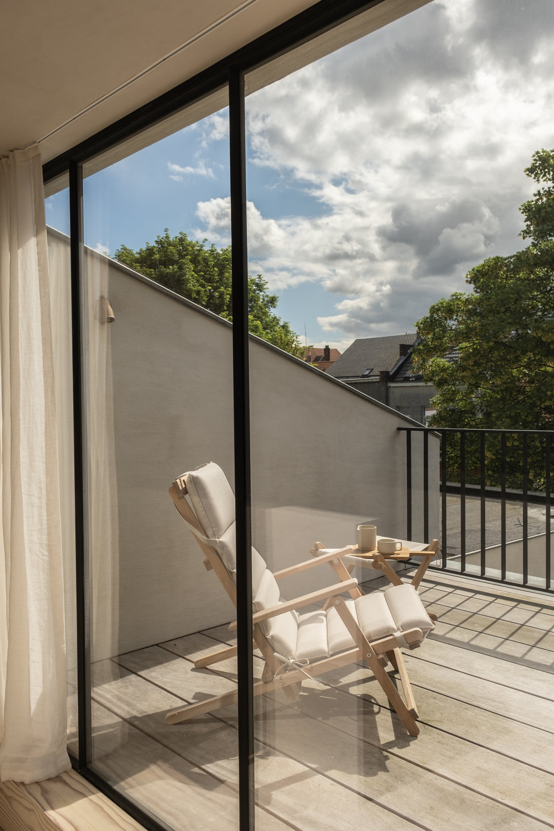 BM5568 Deck chair, in AM Designs showroom, Antwerpen