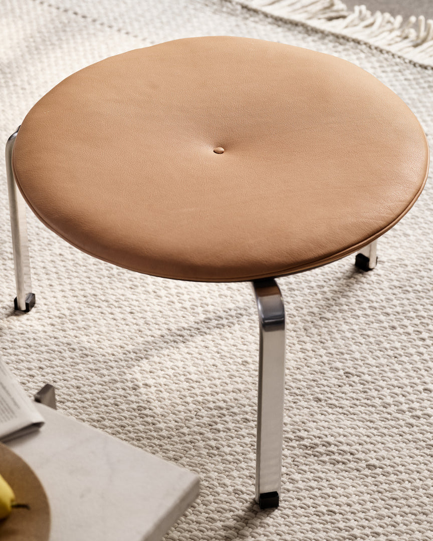 PK33 Stool, in AM Designs showroom, Antwerpen