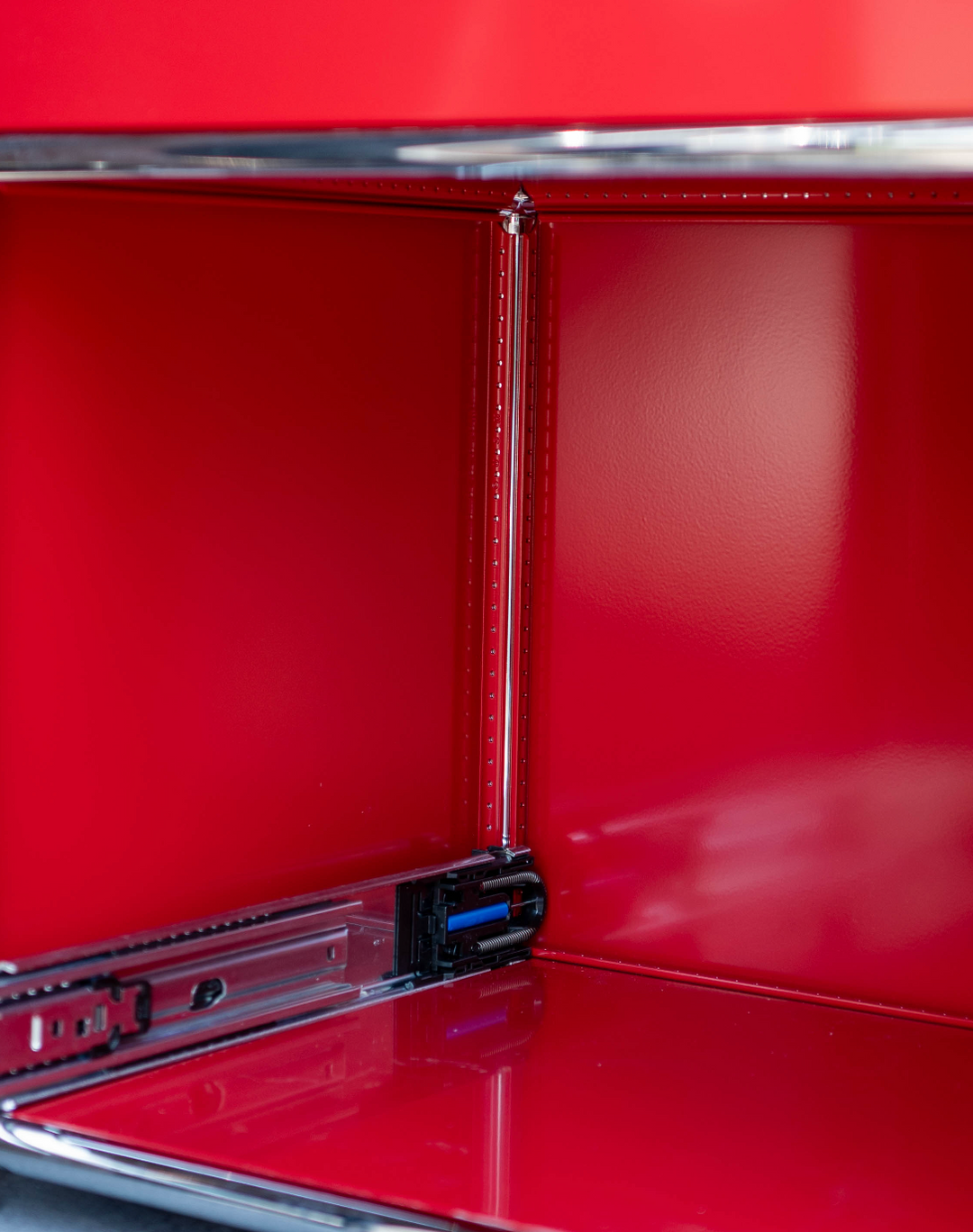 USM Haller side table red