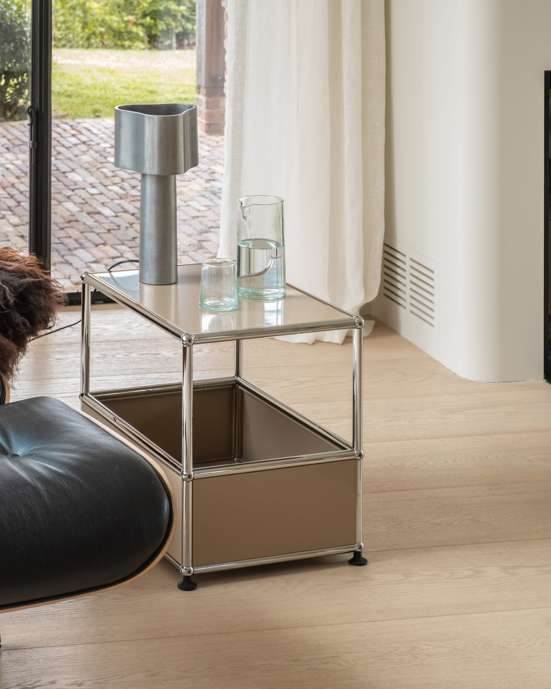 USM Haller Side Table, in AM Designs showroom, Antwerpen