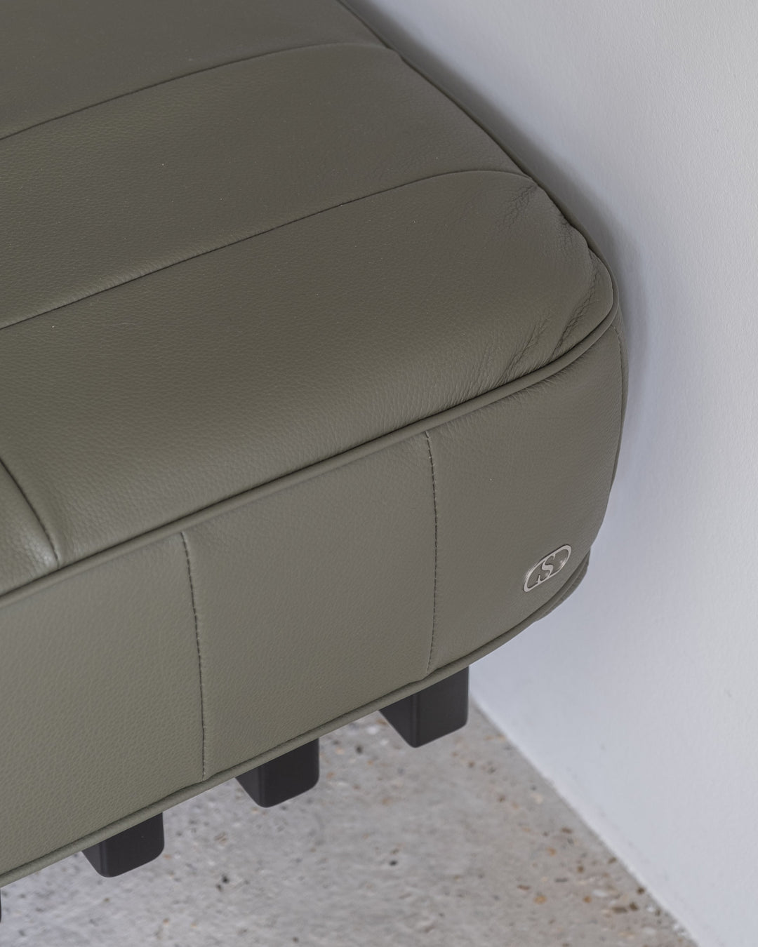 DS-80 daybed