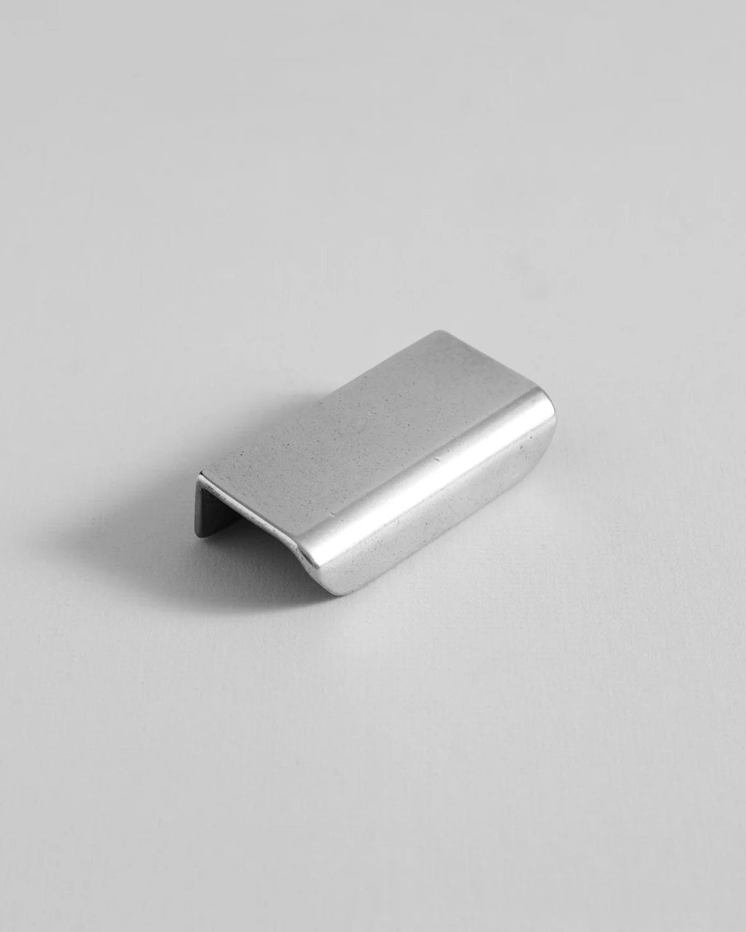 Cove Handle, in AM Designs showroom, Antwerpen