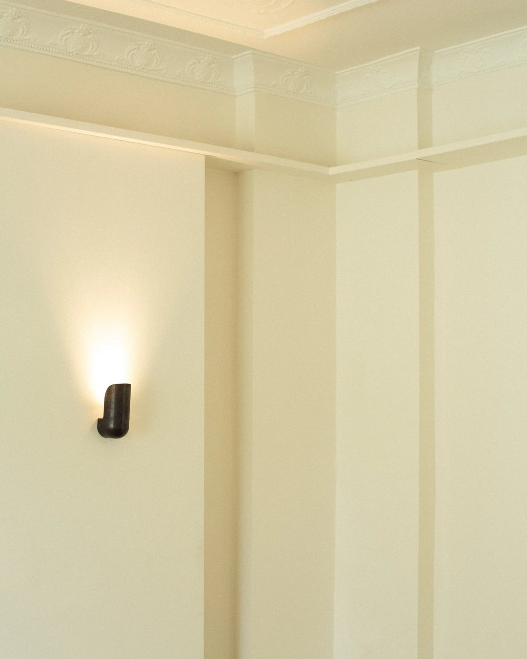 Elbow Wall Light Narrow Blackened