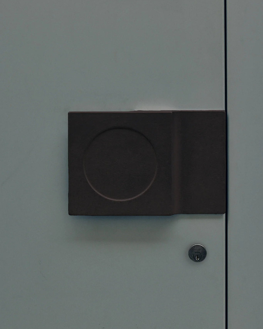 MDV Push Plate Blackened, in AM Designs showroom, Antwerpen