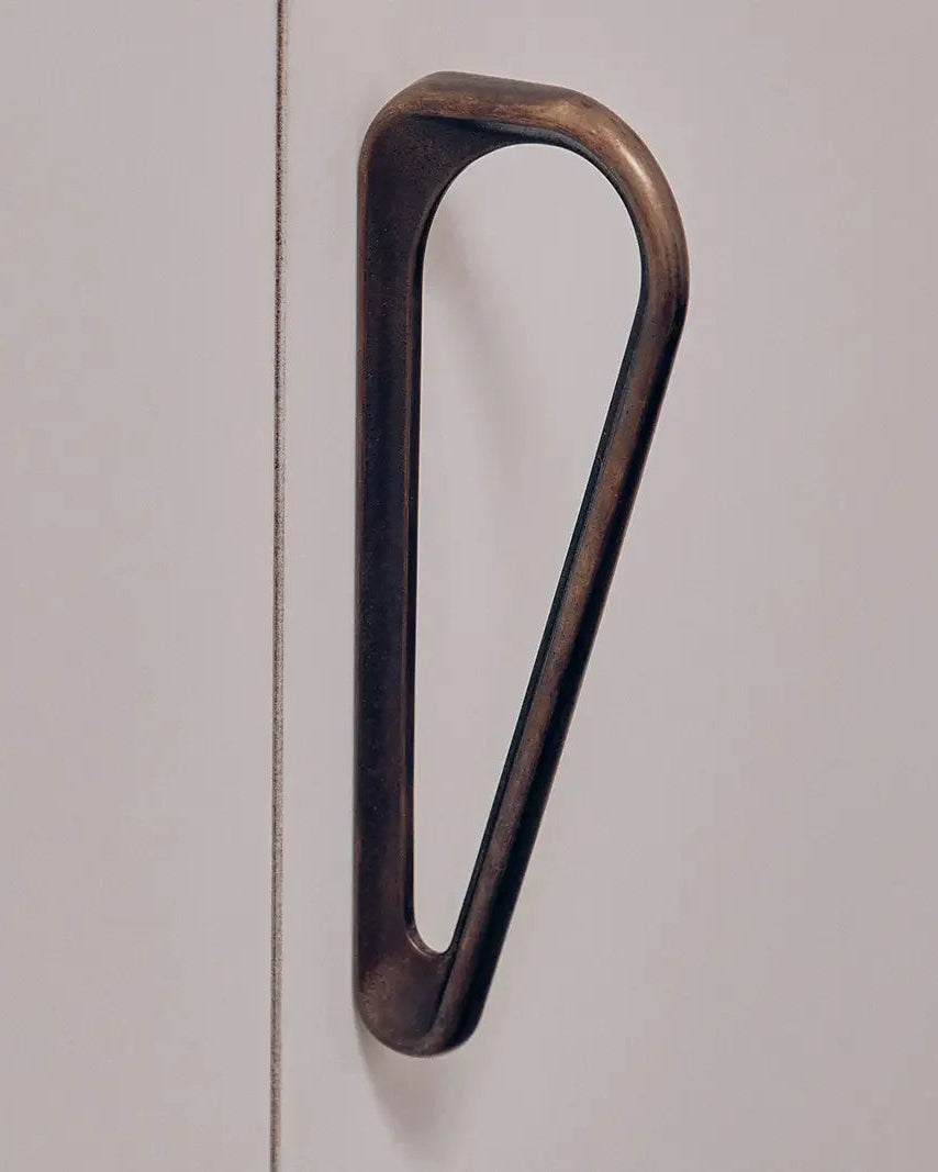 Planchart Handle Blackened, in AM Designs showroom, Antwerpen
