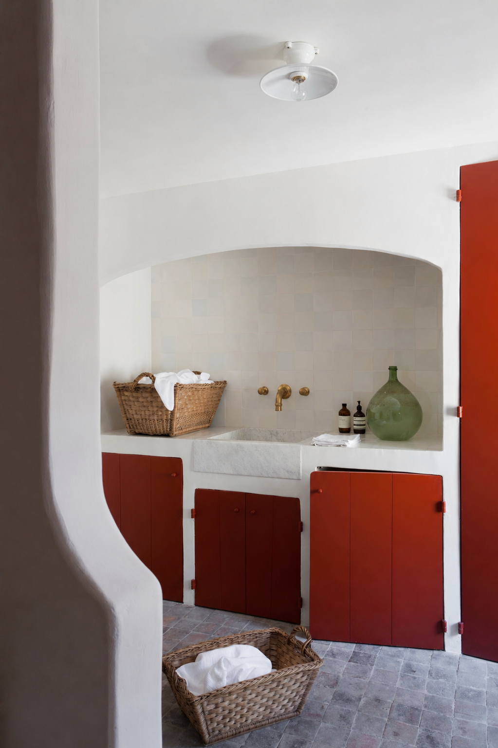 Wall-mounted three hole basin mixer, in AM Designs showroom, Antwerpen
